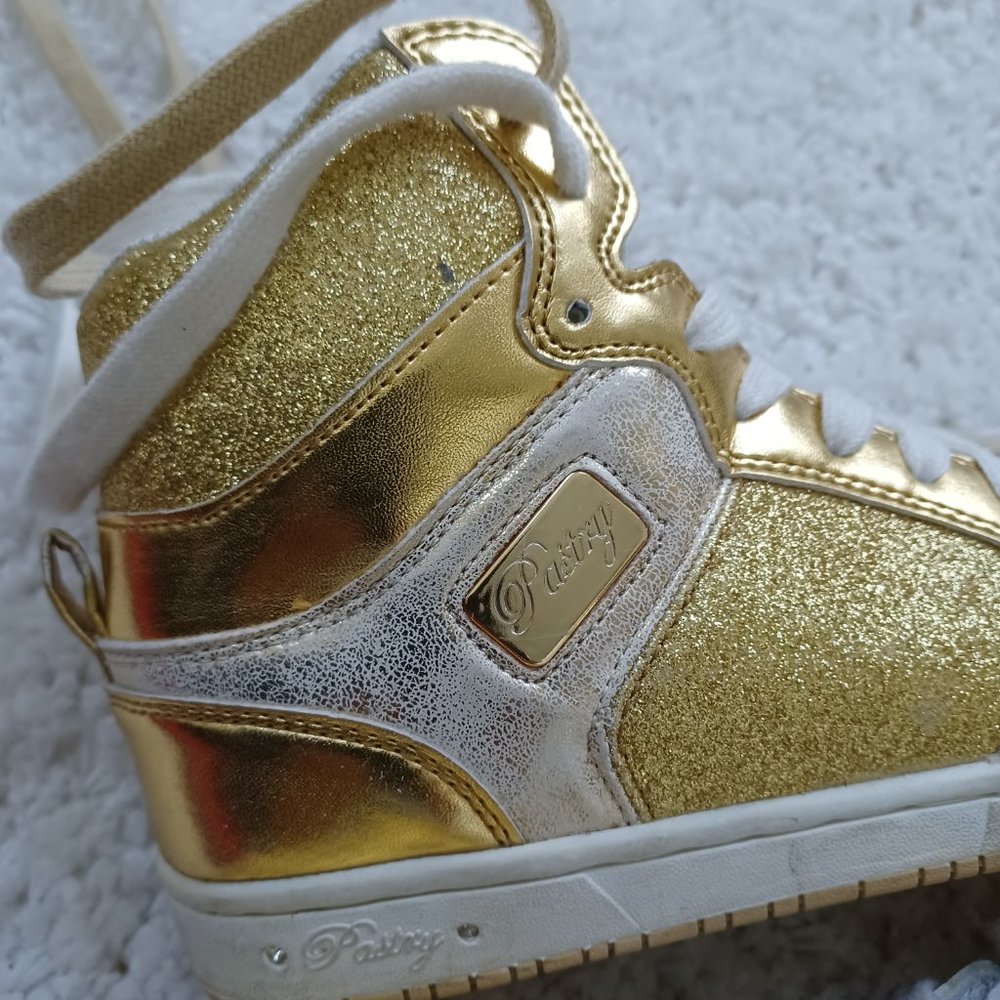 Women's Glitter Gold Hi Tops Sz 6.5 STUNNING!!